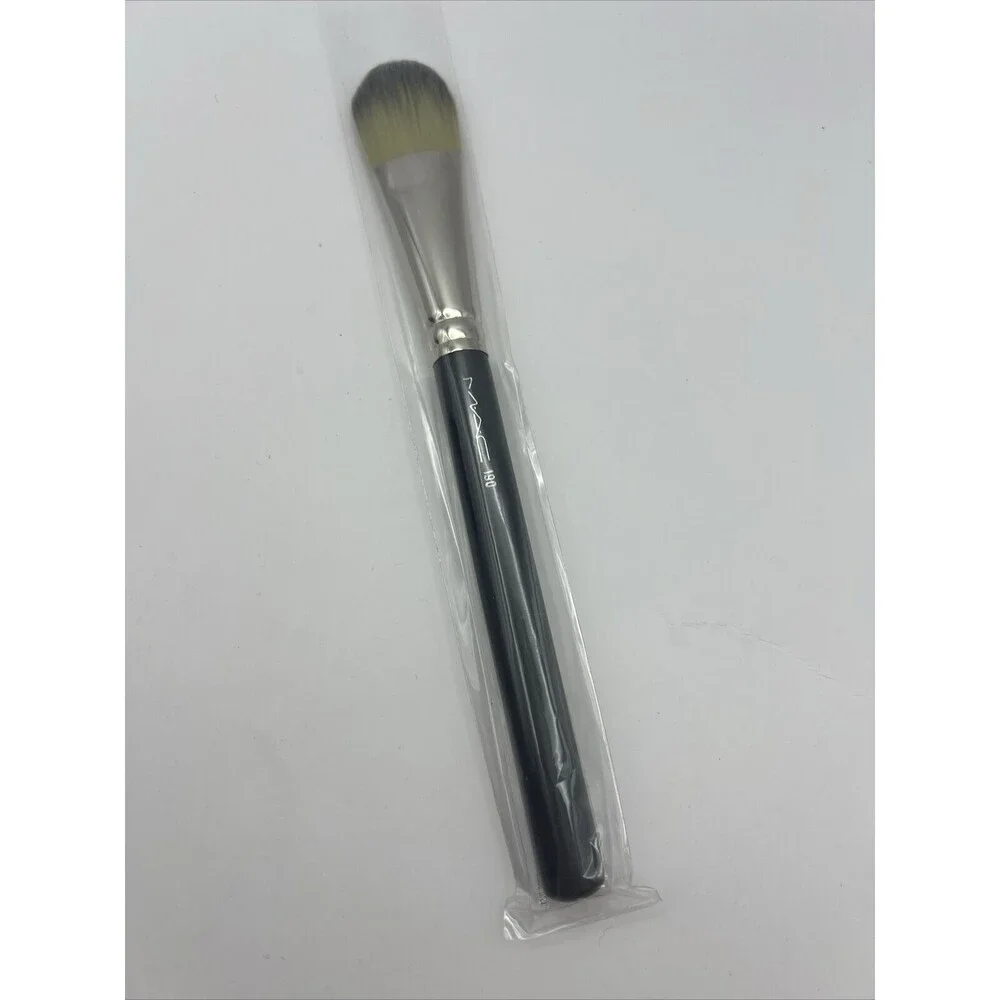 MAC 190 Foundation Brush Synthentic Hair New Discontinued Brand New Authentic